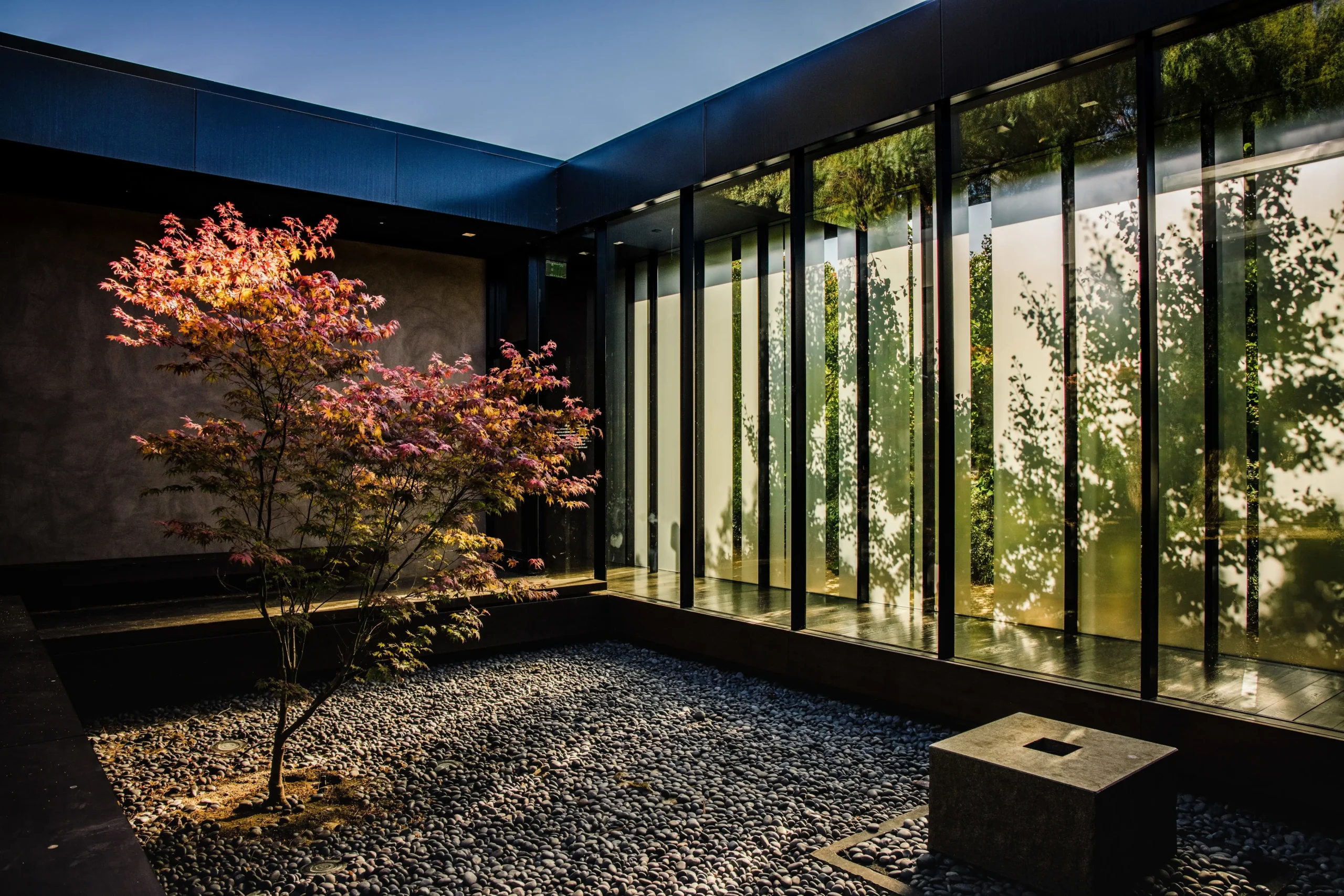 Artistic landscape feature